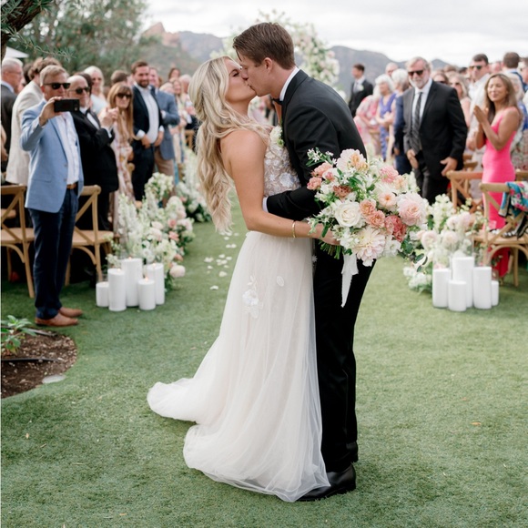 Mira Zwillinger Wedding Dress | Size 4 - Picture 9 of 11